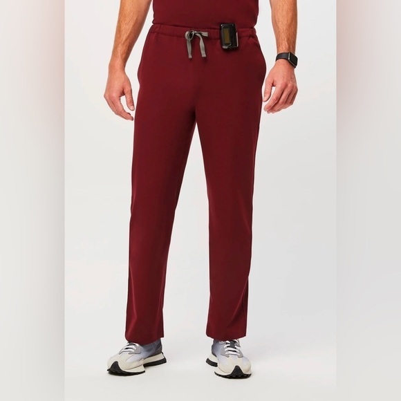 NWT Figs Pisco Basic Scrub Pants in Burgundy M